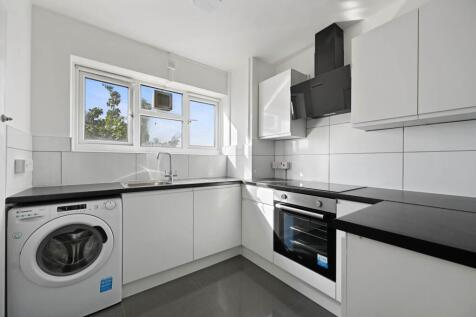 We are delighted to present this fantastic 4 Bedroom apartment in the heart of Stockwell. Recently renovated to a very high standard throughout, consisting of 4 double bedrooms, kitchen and bathroom,