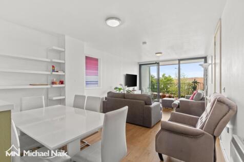 Raines Court, N16