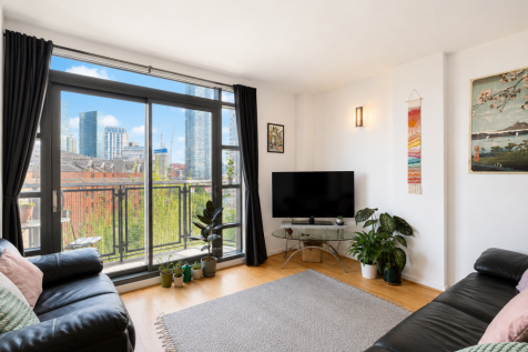 **AVAILABLE 03RD SEPTEMBER 2026**Looking for an apartment which exudes in energy, vibrancy and culture then look no further. This Must See apartment is available now. Close to city centre. Furnished t