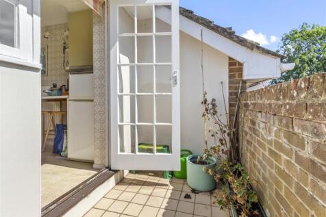 46 Lamorna Grove-015.JPG