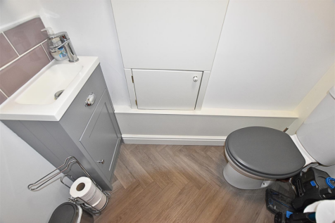 CLOAKROOM/WC