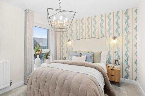 Dandara - The Heathers - The Vyne, Home 15