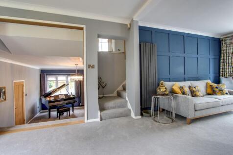 Open Plan Living Room/Dining Room