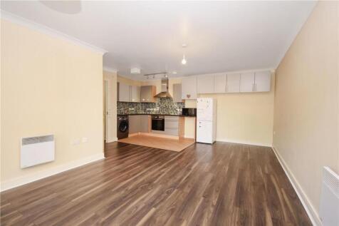 Large Open plan Lounge / Kitchen I Two Double Bedrooms I Two bathrooms Next Step Estates are pleased to offer this excellent two bedroom apartment to the market. The property is presented in good deco