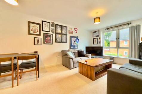 Living Room Photo 3