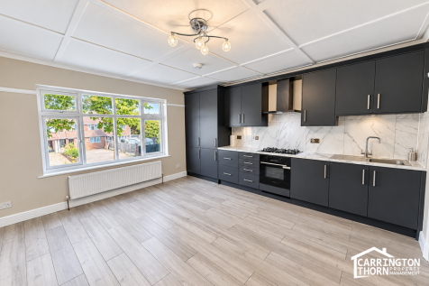 2 Bedroom Flat in RM2 5EU