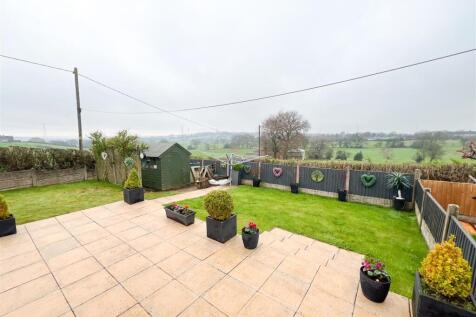 Rear Garden & Views