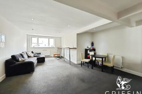 fef46ddfcommunal20lounge20and20dining20area202