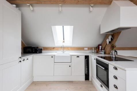 Sleek Fitted Kitchen.jpg