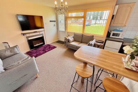 Living/Dining Area