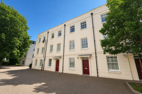 Elegant Georgian-style Front Elevation