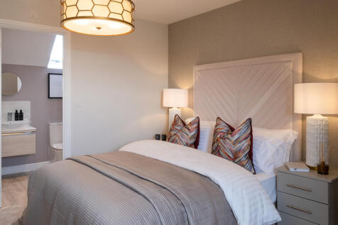 The Mill Wilmington 4 bedroom home main bedroom with en suite