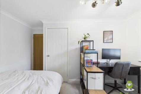 EweMove Basingstoke Avon Road Bedroom Two