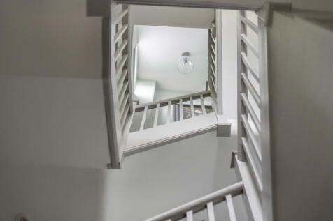 1299518-31-683588...