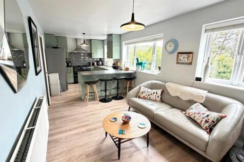 OPEN PLAN KITCHEN/DINING/FAMILY ROOM