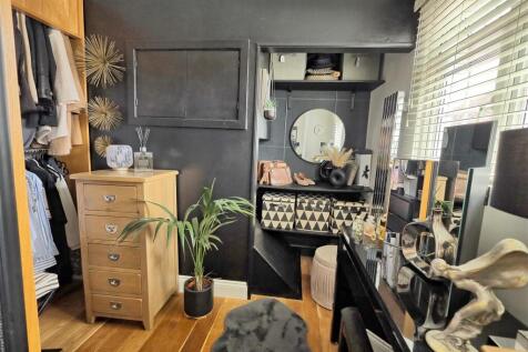 BEDROOM THREE/DRESSING ROOM