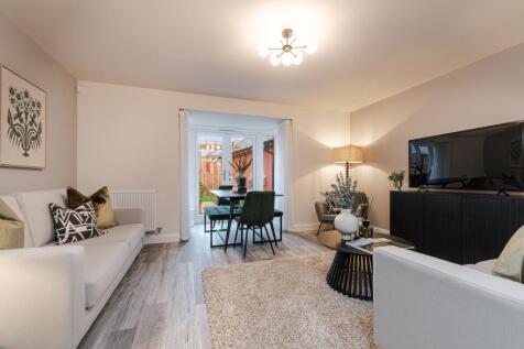 Interior view of the living & dining room in our 4 bed Hythie home