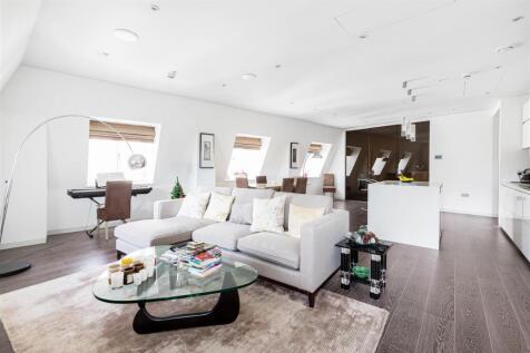 We are delighted to offer this well presented 3 bedroom apartment located on the 7th floor (with lift) of this imposing Grade II listed Building. The apartment measures 1581 Square Feet (146. Sq.M) an