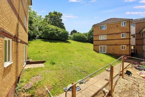 Rear View/ Gardens