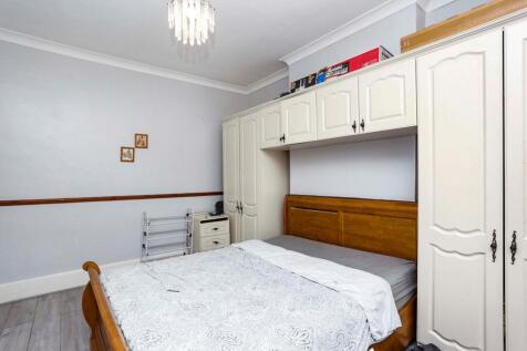 Situated on a sought-after residential road in the heart of Catford, this substantial semi-detached house offers generous living accommodation.