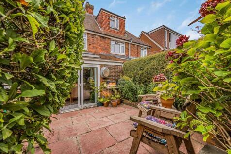 59 Woodfield Avenue, Drayton-Small-PorticoMarketin