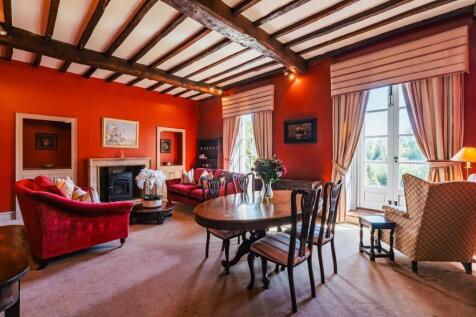 Sitting/Dining Room