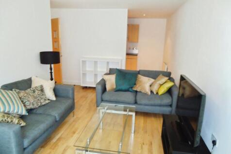 Deposit free option available //Fully Furnished //Allocated parking space included //Balcony //L-shaped kitchen //Floor to ceiling windows //Few minute walk to Leeds station //Local shops and restaura
