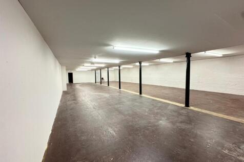 Light Industrial to rent in huddersfield