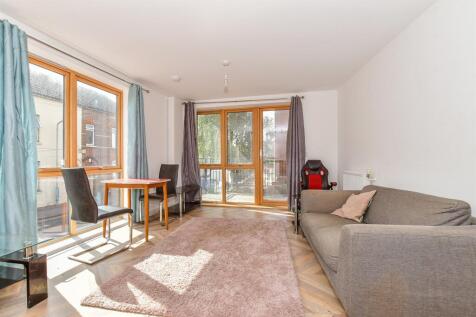 Lounge/ Diner/ Kitchen