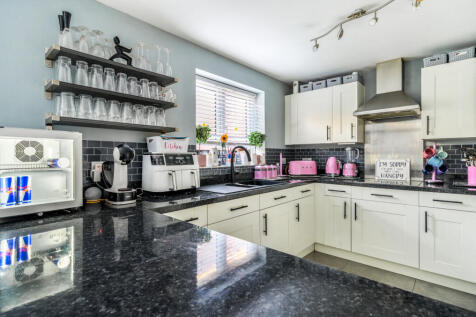 1365245-10-68e6ba...