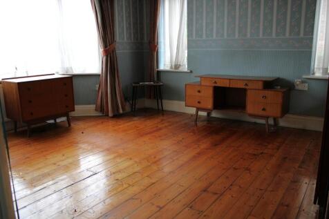 2 bed, 1 bath Detached in Manchester - Photo 4