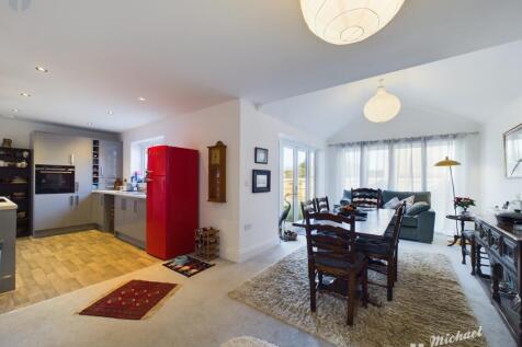 CAM03218G0-PR0081-STILL008