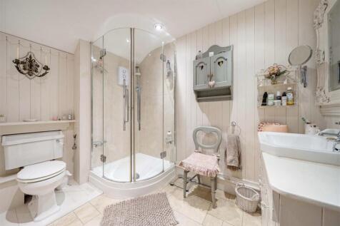 Shower Room.jpg