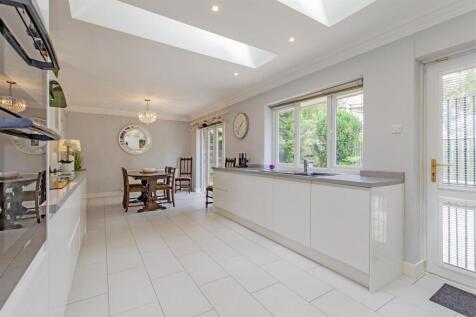 Integrated Dining Kitchen