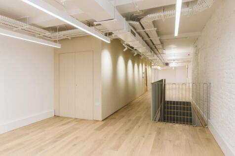 241220 18 Clerkenwell Close107.JPG