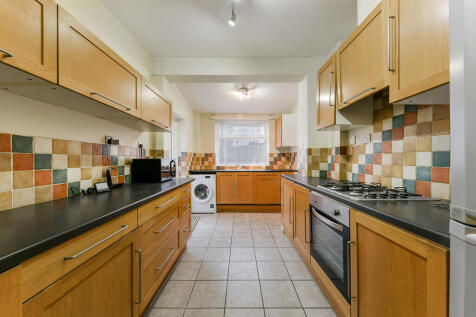 Presenting this furnished three-bedroom property, offering spacious and comfortable living throughout. The home features a generous sized kitchen, complete with a utility room for added convenience. A