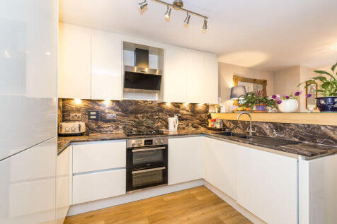 Kitchen Lounge