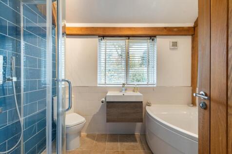 4 bed, 4 bath Detached in Bristol - Photo 14