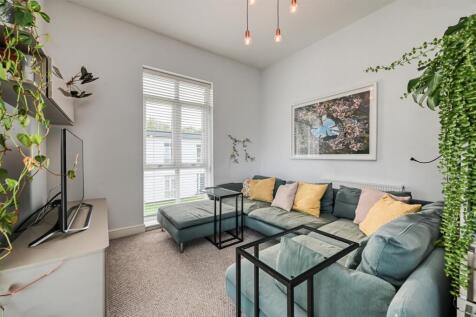 15 Danescourt Manor-05.jpg