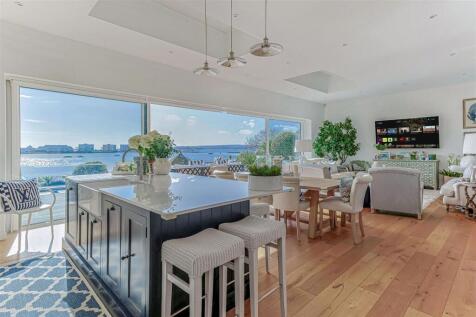 Kitchen / Diner / Living