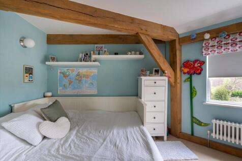 4 bed, 4 bath Detached in Bristol - Photo 10