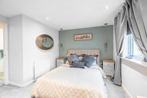 mainbedroom.jpg