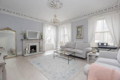 Save time - Book a viewing direct for this property via Gilson Gray website. Fantastic two double bedroom furnished property set in the heart of Edinburgh's Old Town, offering unrivaled views across E