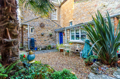 Leyton Mews