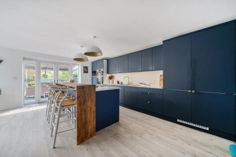 13049755683f06376171f