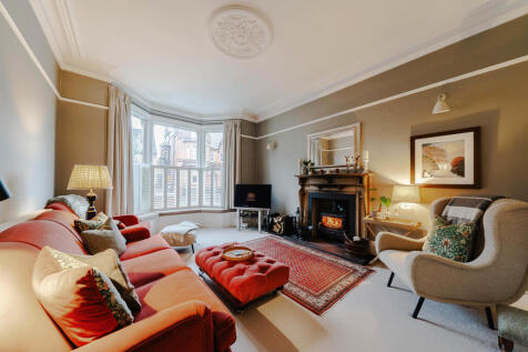 5 bed, 3 bath Detached in Birmingham - Photo 7