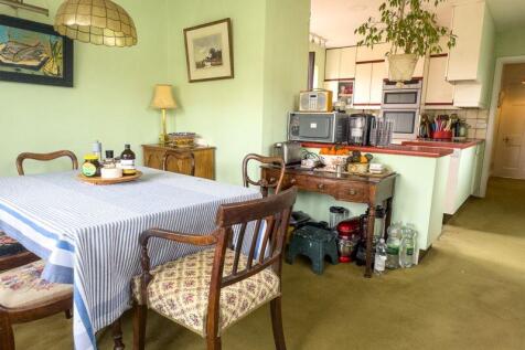 Dining Room/ Kitchen