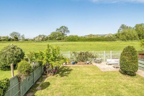 REAR GARDEN/VIEWS