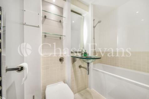 St Davids Square, Is