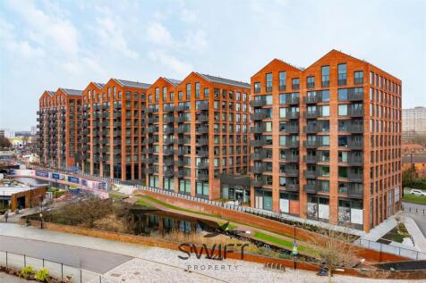 **ZERO DEPOSIT OPTION AVAILABLE** Step into luxury living with this brand-new apartment at Glasswater Locks, a landmark canalside development in the heart of Eastside, Birmingham, just moments from As